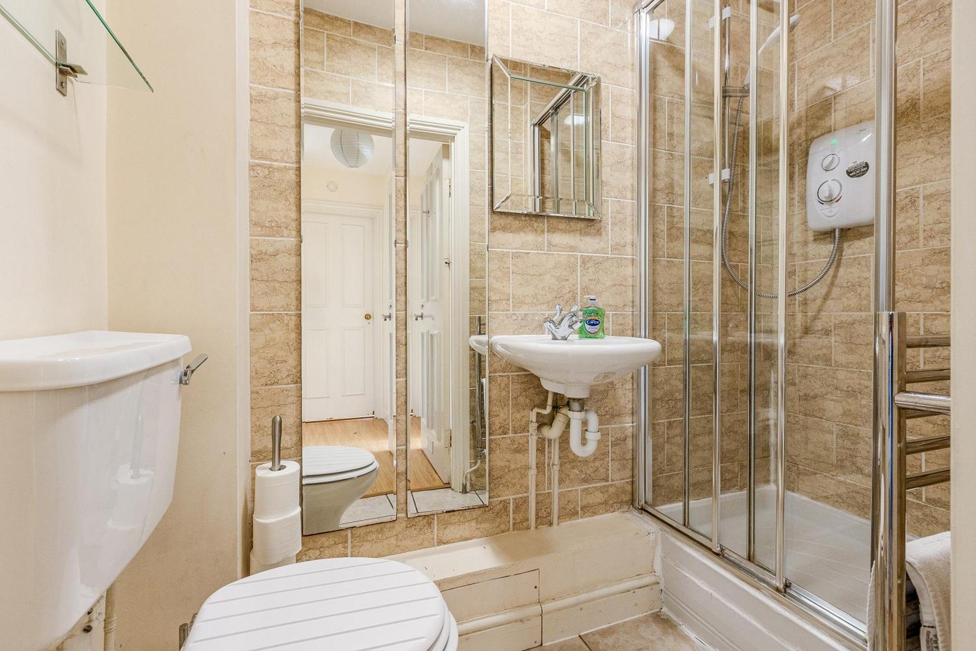 Apartment Comfy 1br Flat, 5 Minutes Chalk Farm Tube London