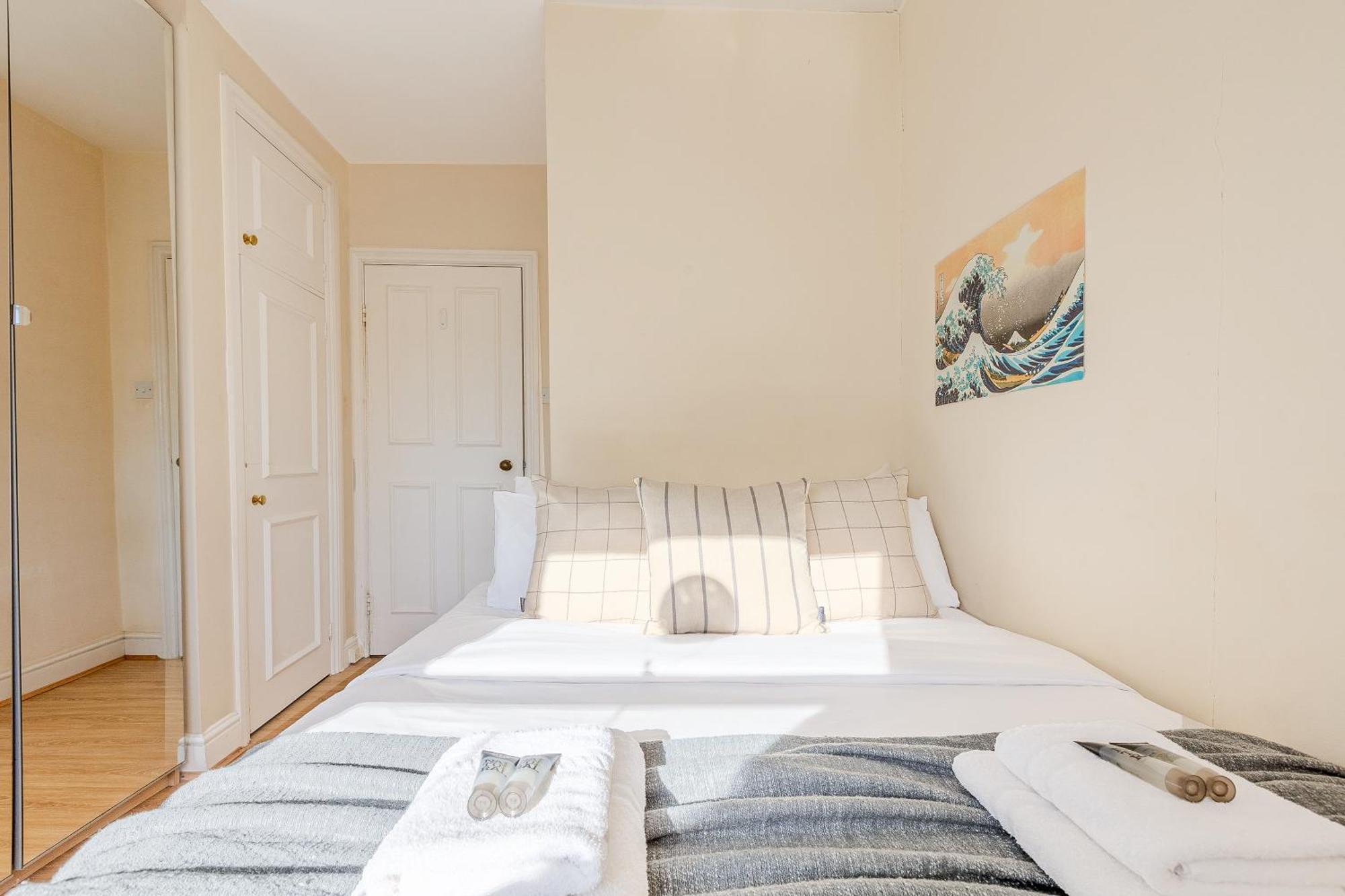 Apartment Comfy 1br Flat, 5 Minutes Chalk Farm Tube London